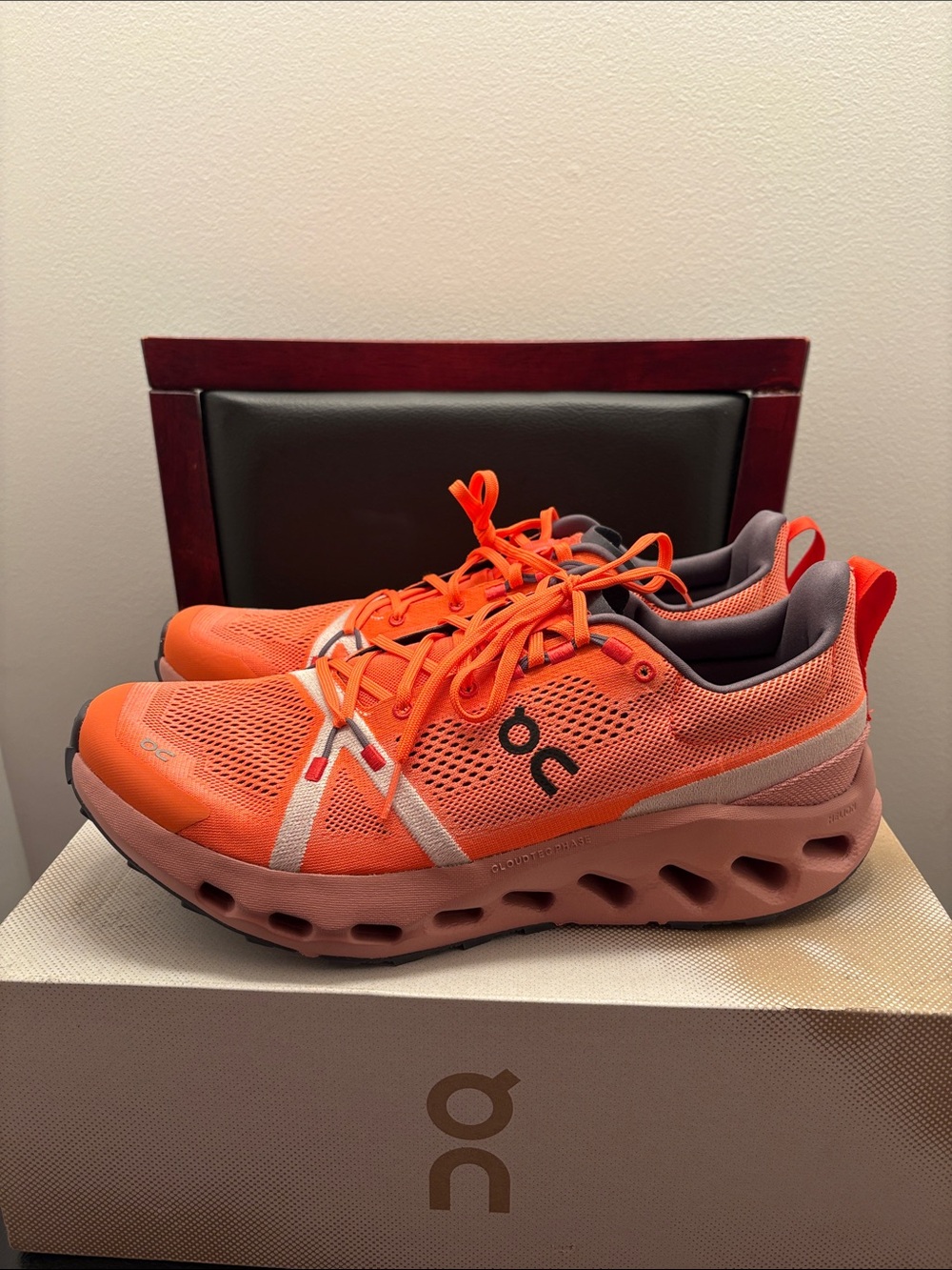 New On Cloud Men's Orange Cloudsurfer Trail Running Sneakers Athletic Size 12